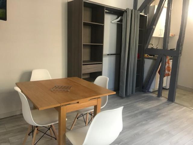 Vieux Marche Apartment รูออง ภายนอก รูปภาพ